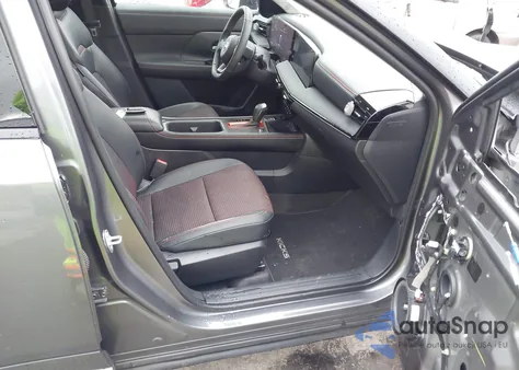 2025 Nissan Kicks Sr Intelligent Awd z USA, uszkodzony, nr VIN 3N8AP6DD8SL377007